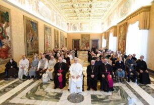 O Papa aos eremitas: em um mundo alienado, é necessário “o respiro espiritual”