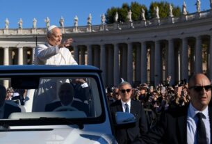 O Papa: não há história que não possa ser visitada pela esperança