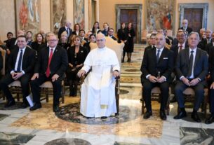 O Papa: relação médico-paciente é importante. A IA nunca poderá substituir o médico