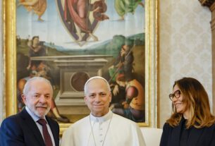 Oposição quer derrubar decreto que amplia acesso de Janja a recursos no governo; Gleisi rebate: 'nada de errado'