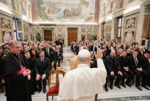 Papa: a guerra ainda fere a Europa, rezemos pela paz