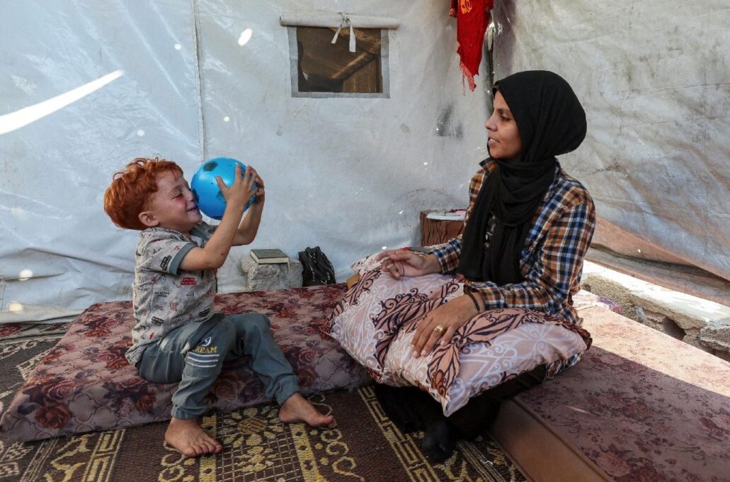 Papa envia cinco mil antibióticos para as crianças de Gaza