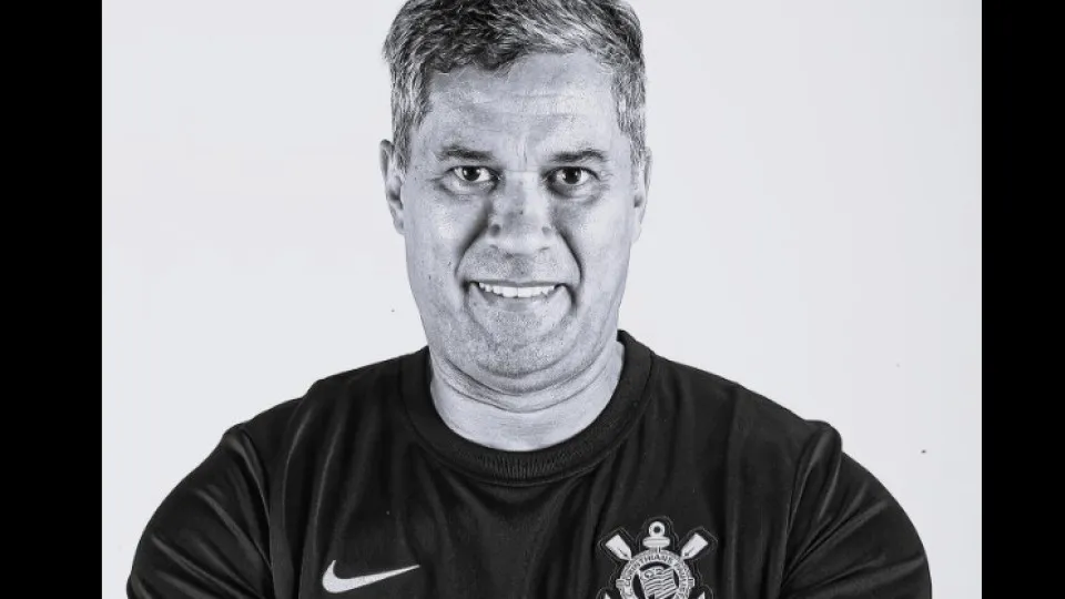 Treinador campeão pelo Corinthians morre após sofrer acidente em ginásio