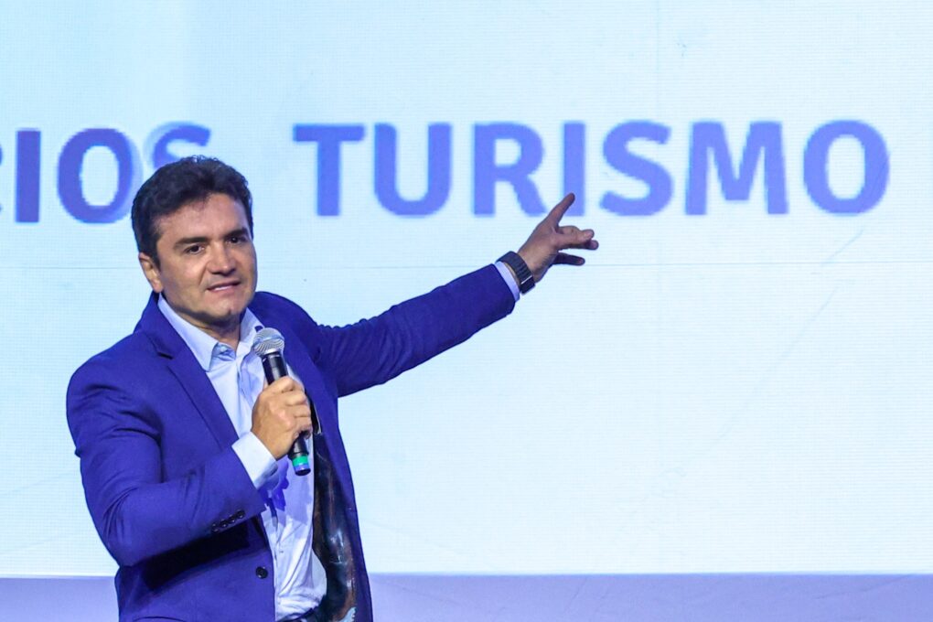 União Brasil decide afastar Celso Sabino de funções partidárias até final de processo de expulsão