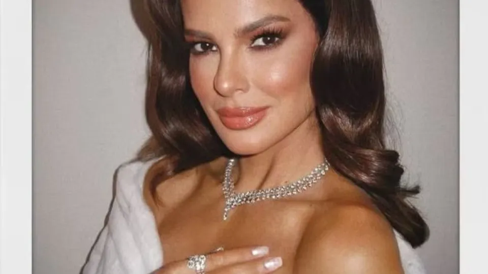 Vera Viel, esposa de Rodrigo Faro, comemora 50 anos com festão