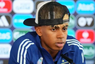 Yamal gera mal-estar no Barcelona após atraso e quase punição, diz rádio