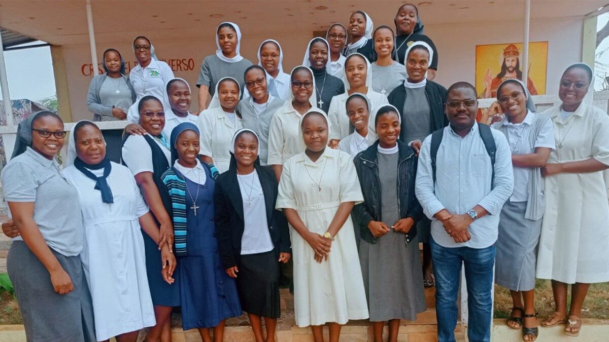 Angola - Igreja reforça formação das consagradas