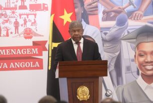 Angola: Papa Paulo VI condecorado pelo Estado com Medalha 50 anos da independência