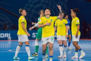 Brasil goleia Itália e está nas quartas da Copa do Mundo de futsal