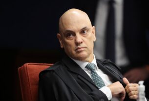 É #FAKE vídeo de Alexandre de Moraes dizendo que pediu prisão de Flávio Bolsonaro; conteúdo foi criado com inteligência artificial