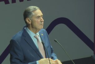 Em 1ª agenda pública após se aposentar do STF, Barroso diz que 'precisamos reagir' ao crime organizado, mas 'com inteligência'