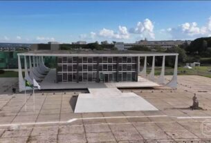 Governo do DF pede a Moraes para avaliar se Bolsonaro tem condições de ficar na Papuda