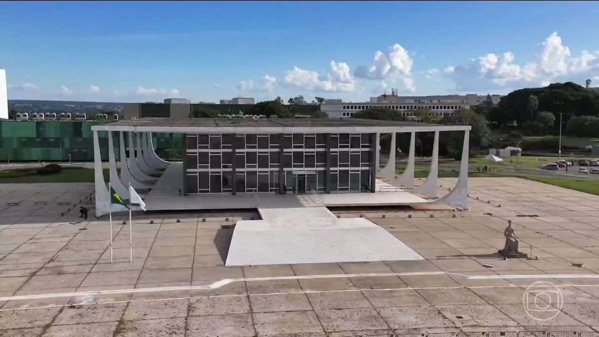 Governo do DF pede a Moraes para avaliar se Bolsonaro tem condições de ficar na Papuda