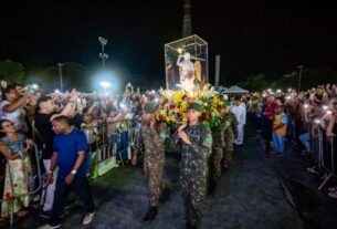 Imagem de São Miguel Arcanjo de Gargano chega a Maceió e mobiliza milhares de fiéis em consagração