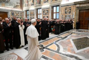 Papa a religiosos: nos cargos haja alternância e nos irmãos se alimente a esperança