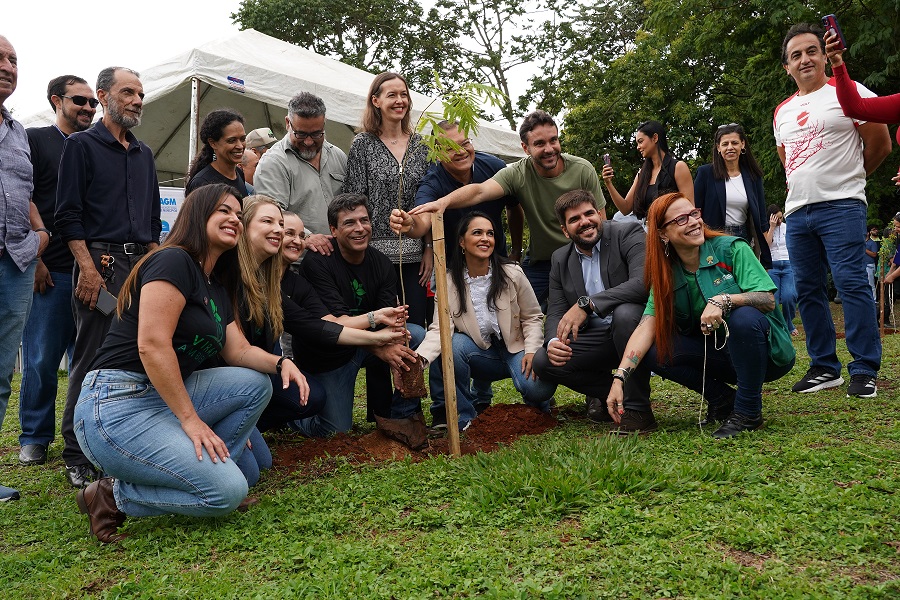 Saneago doa cem mil mudas à 7ª edição da Virada Ambiental