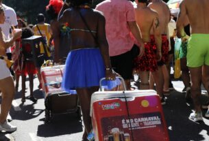 Rio inicia credenciamento de ambulantes para o carnaval de rua 2026
