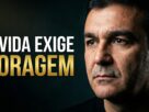 A VIDA NÃO COBRA PRESSA — COBRA CORAGEM