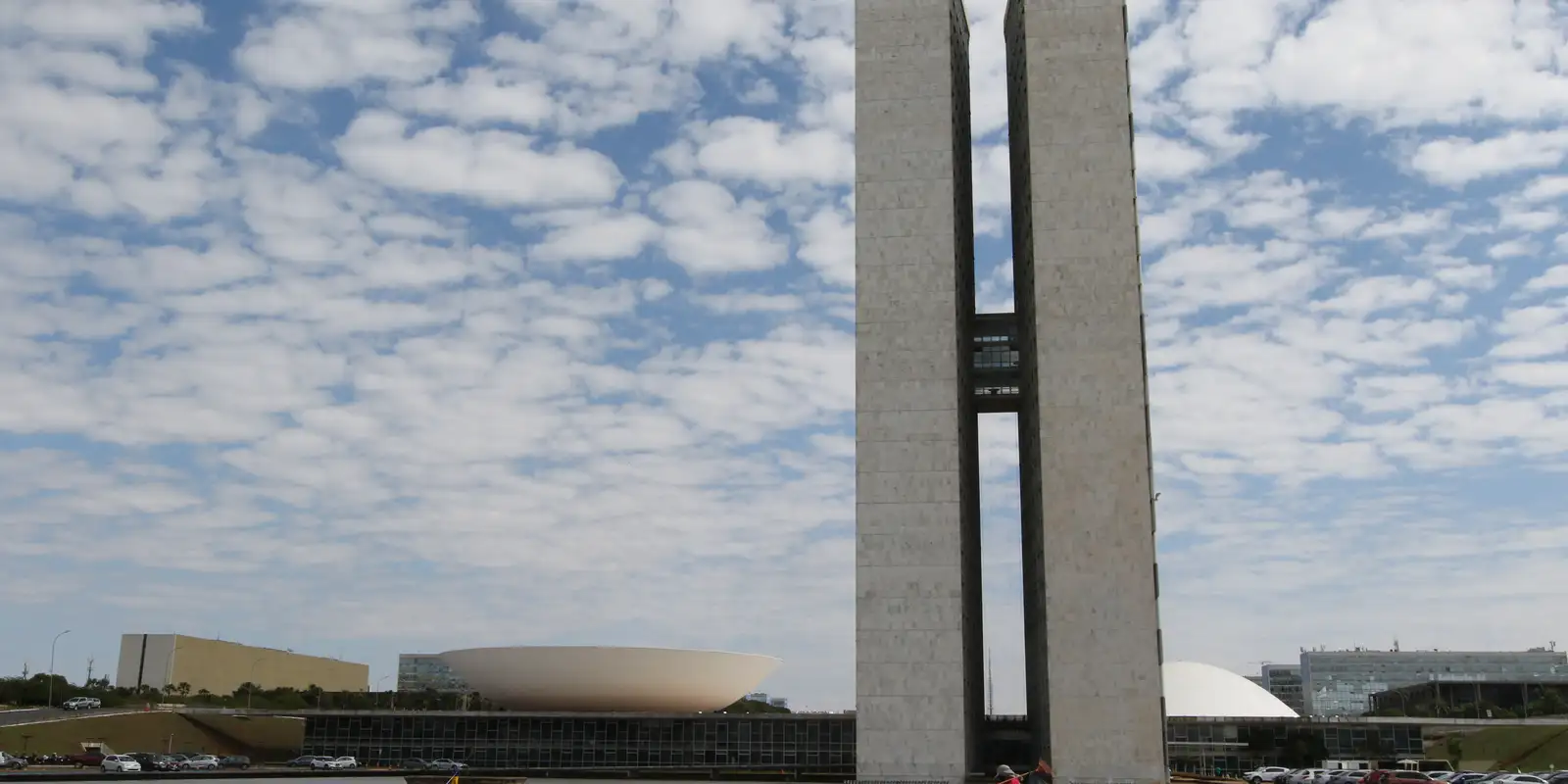 Com 2% de diferença na disputa presidencial e avanço conservador no Congresso, analista da UnB aponta reconfiguração do STF e adiamento do fim da escala 6×1 Com 2% de diferença na disputa presidencial e avanço conservador no Congresso, analista da UnB aponta reconfiguração do STF e adiamento do fim da escala 6×1